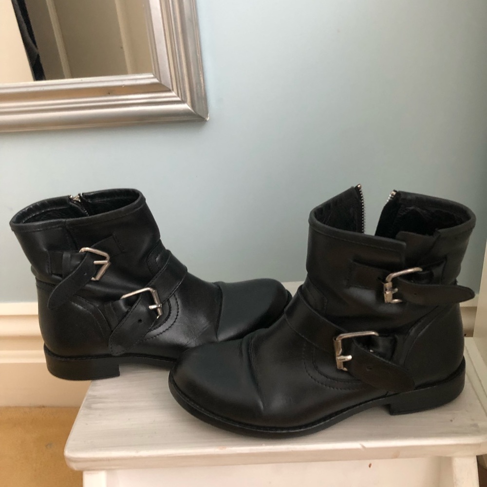Steve Madden black leather boots